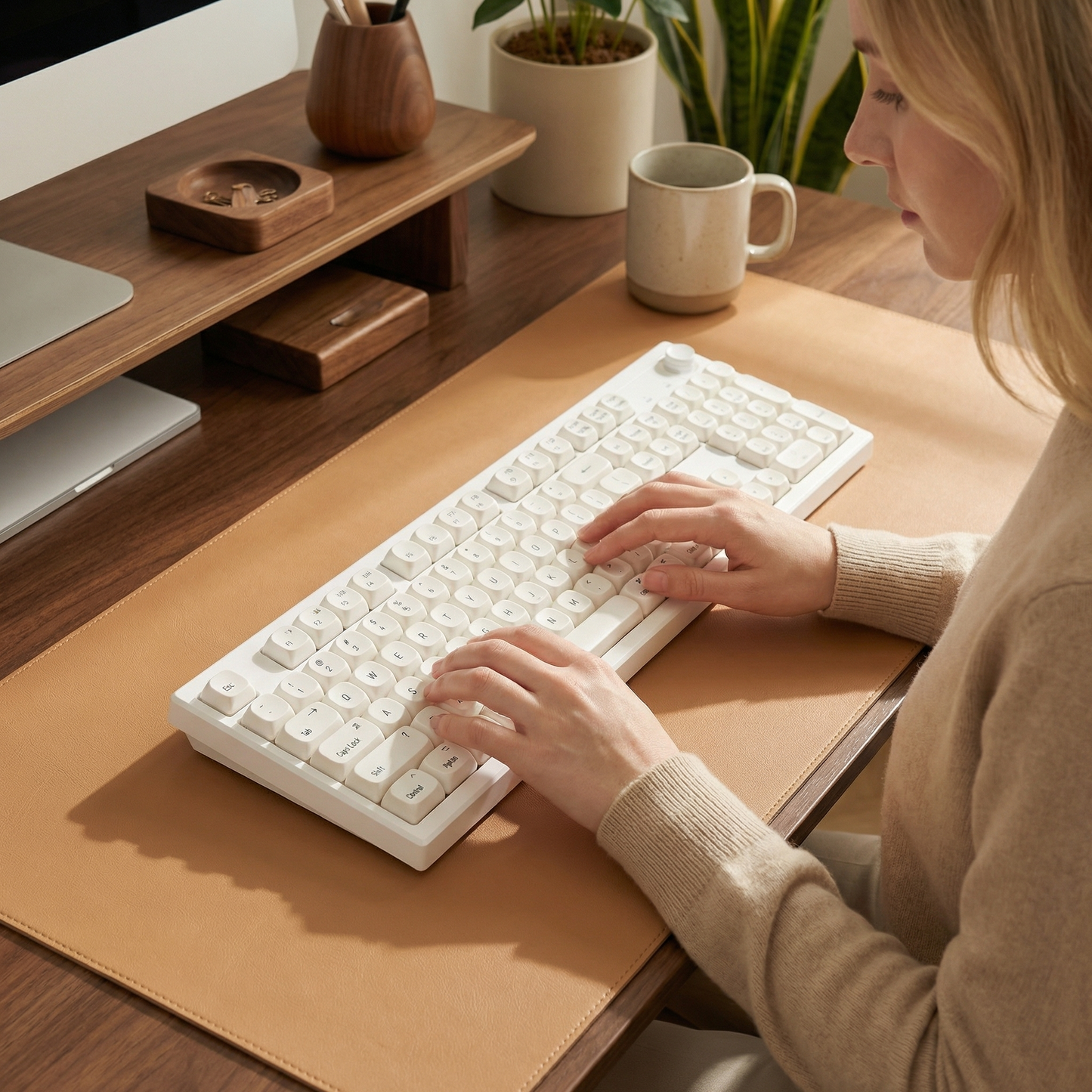 Strolling Cat Z108 Custom Mechanical Keyboard Wired/Wireless Bluetooth, Silent & Creamy Typing Sound, Cute Design for Office Ladies